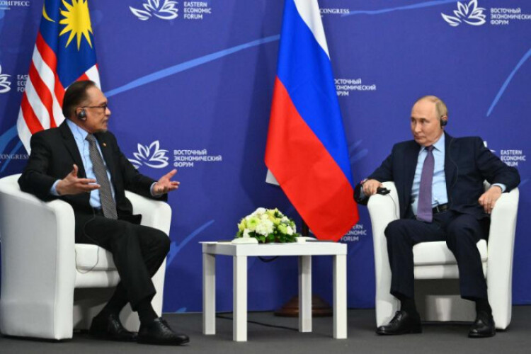 Malaysia PM Anwar praises Putin, pledges to deepen Russia ties