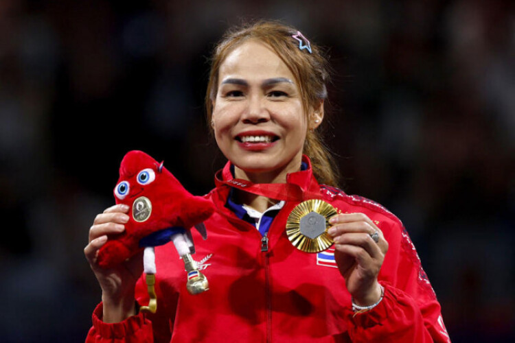 Saysunee makes history with Paralympics fencing treble