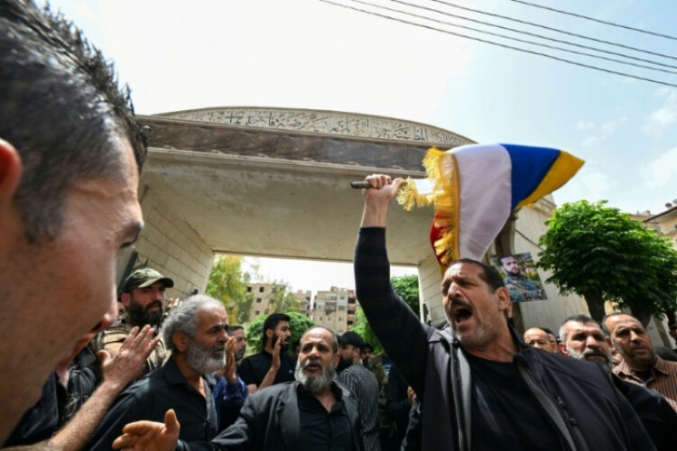 Israel strikes Syria to warn ‘extremists’