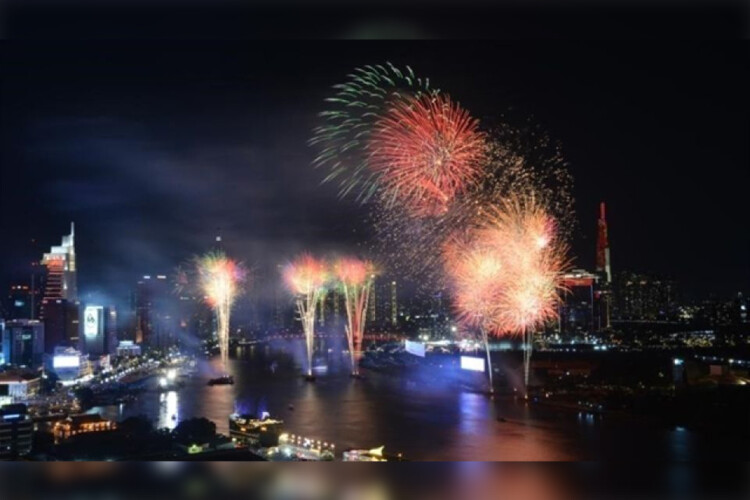 Spectacular fireworks light up Ho Chi Minh City to mark 50 years of Vietnam’s National Reunification