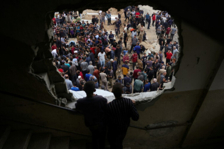 Gaza rescuers say Israeli strikes killed 28 near hospital