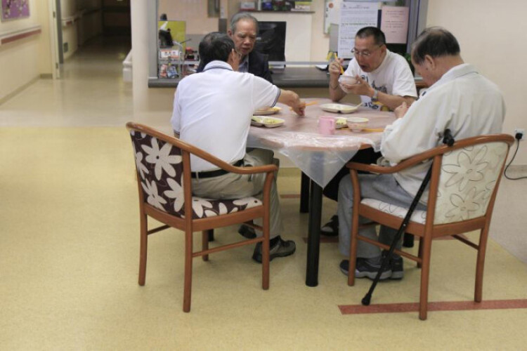 First Alzheimer's blood test available in US