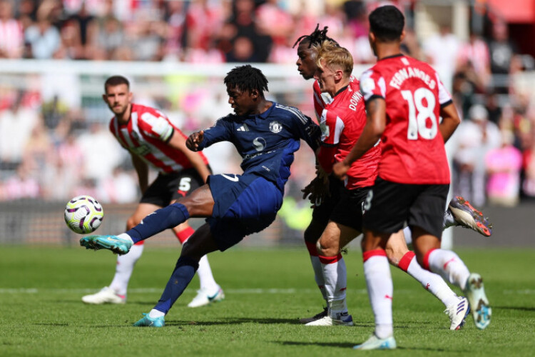 Rashford ends goal drought in United win