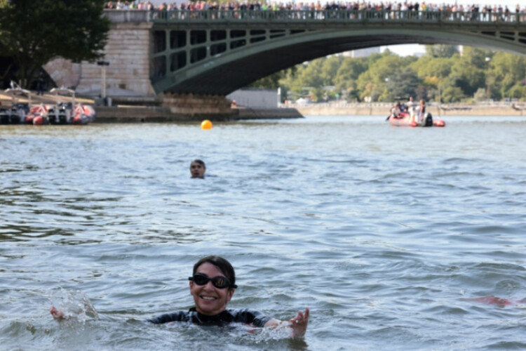 Paris makes clean water bet for River Seine bathers