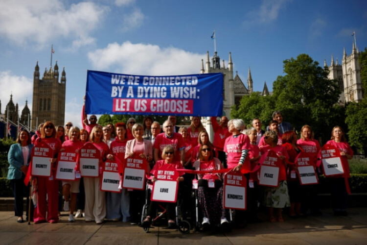 UK MPs vote in favour of assisted dying bill in historic step