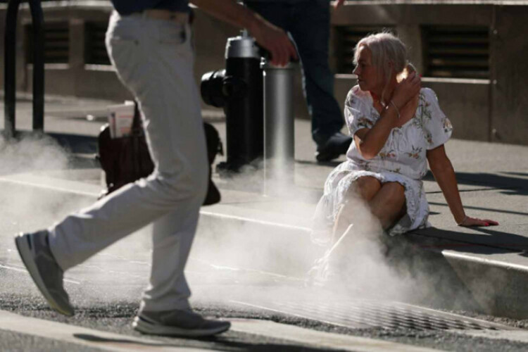 Millions in US sweat out first extreme heat wave of year