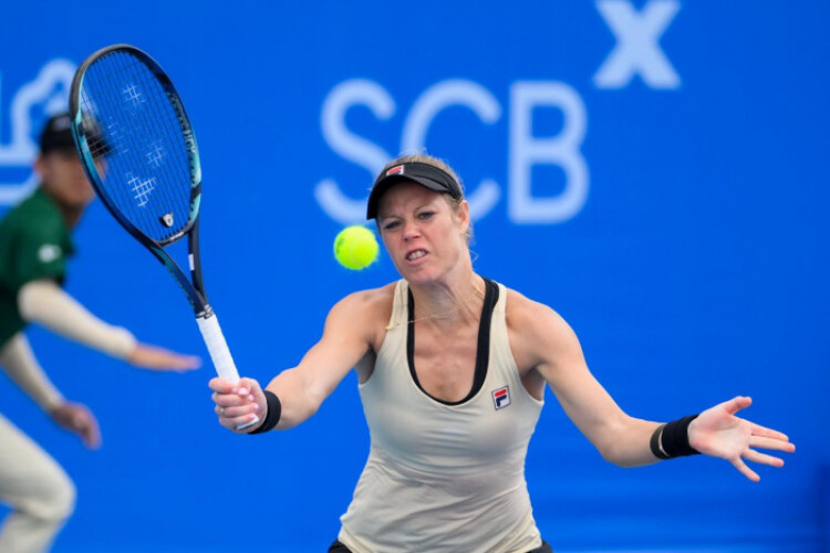 Siegemund outlasts Wang in marathon