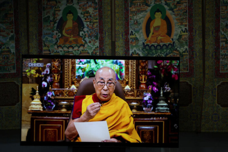 India backs Dalai Lama's position on successor, contradicting China