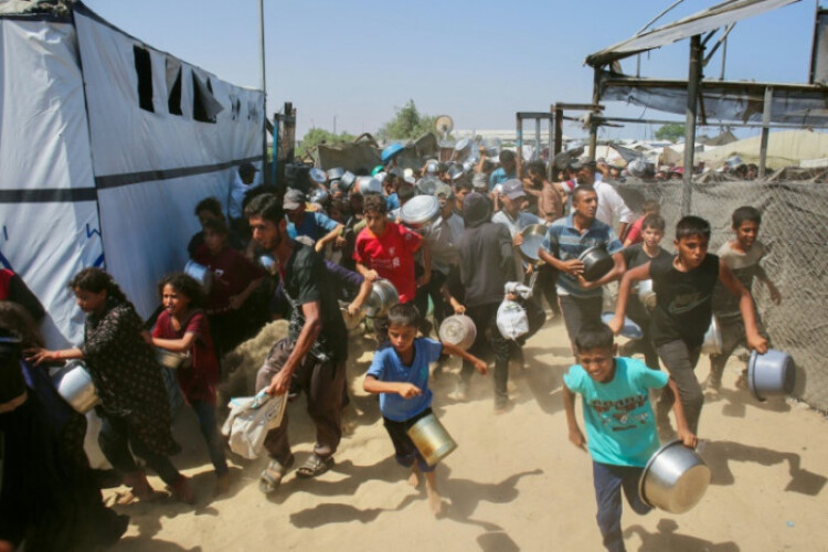 Hungry and exhausted, journalists document Gaza war