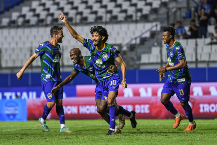 Chonburi, Uthai share the spoils in charity match