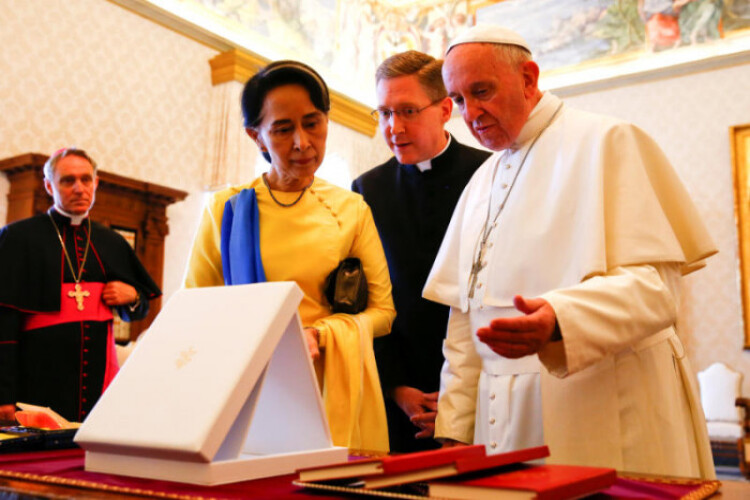 Pope asks for liberation of Myanmar's Suu Kyi