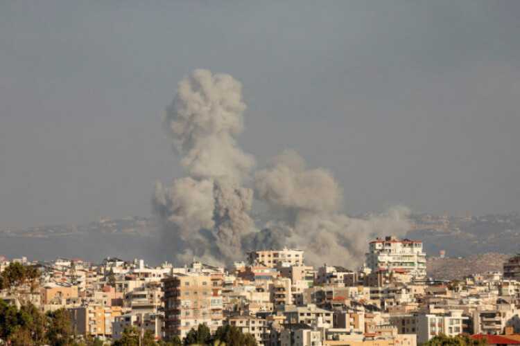 Israeli strikes in Lebanon kill nearly 500, injure 1,600