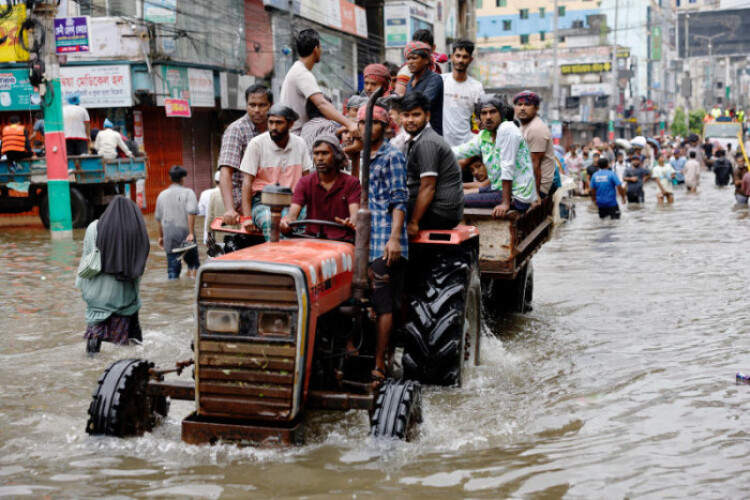 Floods destroy 1.1m tonnes of rice in Bangladesh