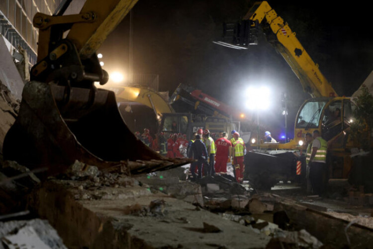 Serbian railway station roof collapse leaves 14 dead