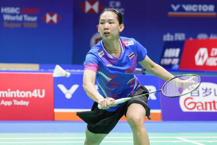 Thai aces keep title hopes alive