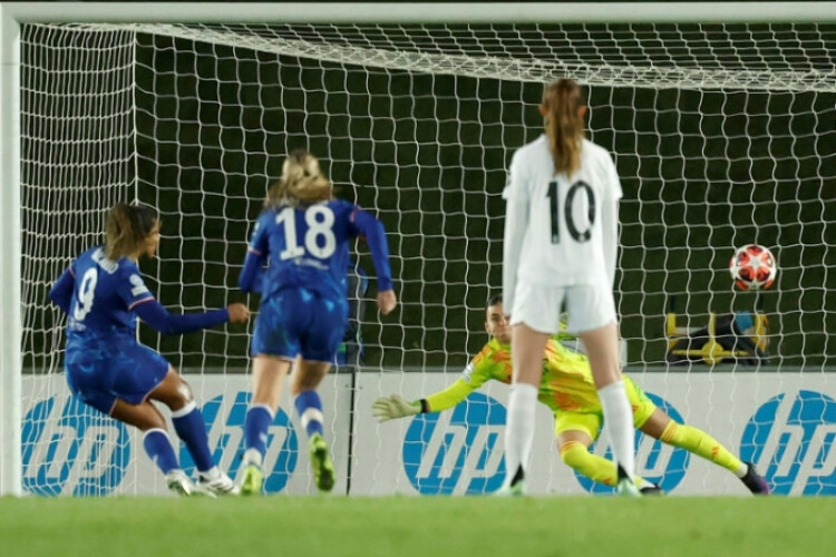 Chelsea, Lyon top Women's Champions League groups with perfect records