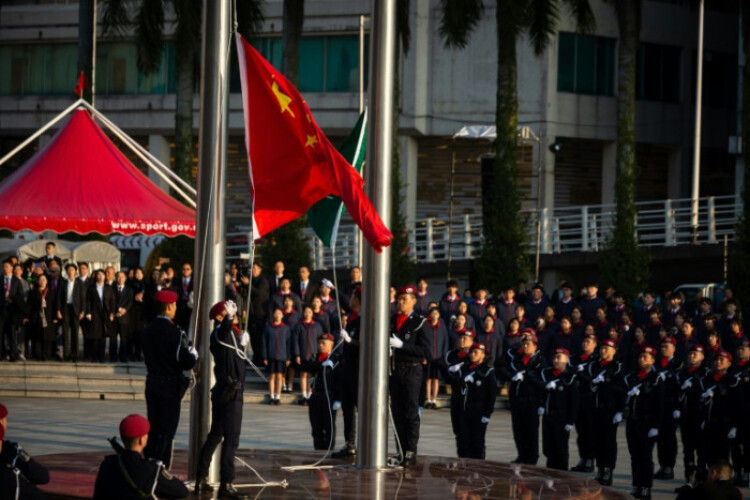 China's Xi swears in new Macau leader